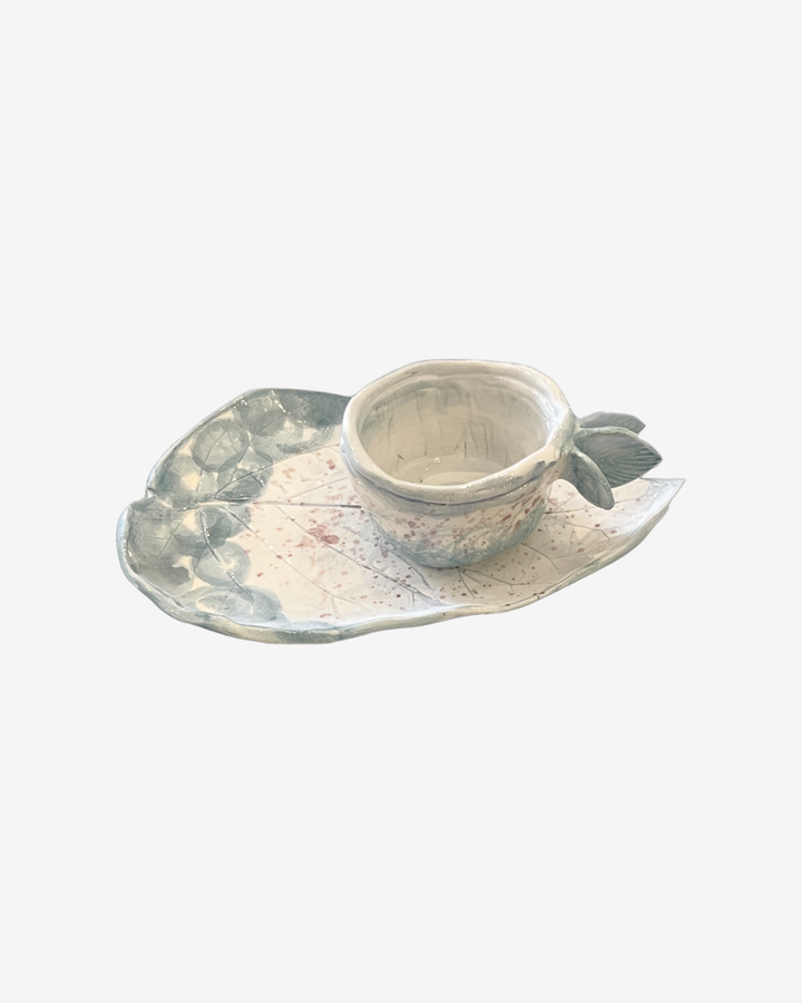 Barg Handcrafted Leaf-Detailed Ceramic Cup